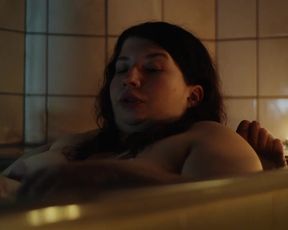 Barbara Colceriu - Liebe, Pflicht und Hoffnung (2020) celeb booby red-hot sequence