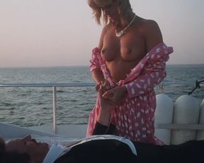 Belinda Mayne – Milky Fire (1984) old-school braless video gig