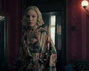 Nina Andronaki, Alyona Mikhailova - Za chas do rassveta s01e01 (2021) russian actress big-chested episode