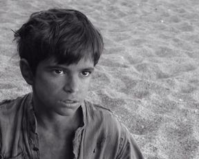 Miranda Gas - Laia (2016) actress bare episode