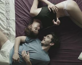 Tabata Cerezo - Pato extraterrestre (2014) actress a bare-chested gig from the vid