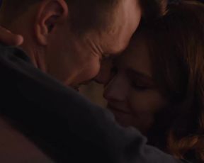 Paola Berlanga - Refugio (2019) actress a braless gig from the vid