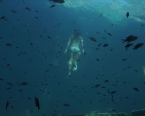 Julie Duval - La Mer est ma mere (2016) actress A luxurious gig