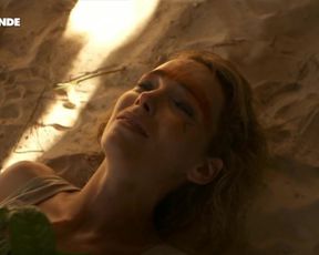 Claire Keim - Jusqu'au bout du monde (2013) celeb naked episode