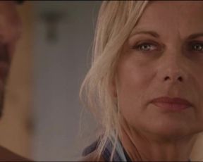 Valerie Stroh - Les limites (2013) celeb naked episode