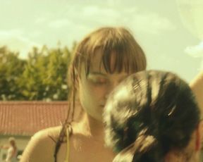 Jella Haase, Lena Urzendowsky, Elina Vildanova, Lena Klenke - Kokon (2020) celebrity A luxurious sequence