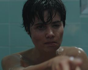 Loreto Mauleon - Patria s01e05 (2020) celebrity breasts gig