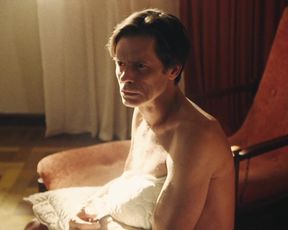 Bella Camero, Cristina Lago - Magnífica 70 s03e01e03e04e09 (2018) actress without bra episode