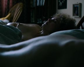 Angelina Hantsch sans bra - Wir Kinder vom Bahnhof Zoo s01e02 (2021) Berühmtheit nakte szene