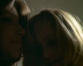 Retro sex film - Der ma være en sengekant (1975)