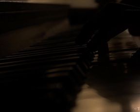Hot Girl Elza - My Erotical Piano (masturbation)