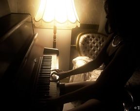 Hot Girl Elza - My Erotical Piano (masturbation)