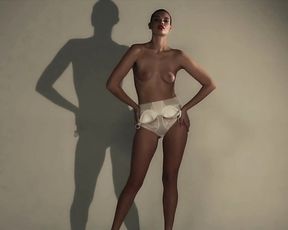 Naked Model on Stage - Rec Video