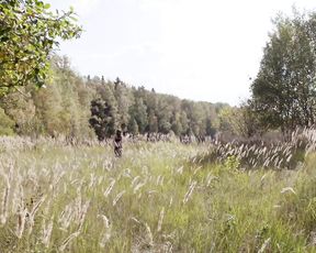 Naked Outdoors - Girl-Wind