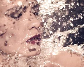 Naked on Stage - Brunette Arctic - Water Drops