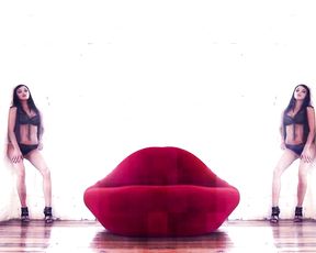 Naked on Stage - C-Lips