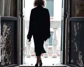 Naked on Stage - Girl Venician