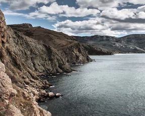 Nude Art - Naked Girl on Sea