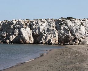 Nude Art - Naked Girl on Sea