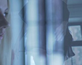 Nude Art Girl - Blonde In Room