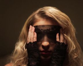 Nude Art Story - I'm waiting for you in a hotel room