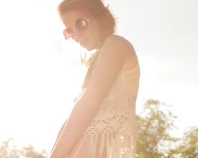 Nude Art Video - Gold Sand and Girl