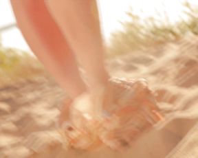 Nude Art Video - Gold Sand and Girl