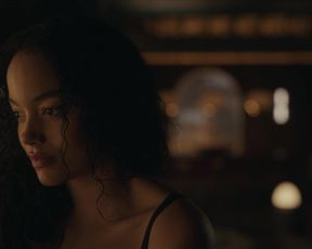 Emily Alyn Lind, Whitney Peak naked - Gossip Girl s01e01 (2021) TV show