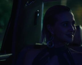 Julia Goldani Telles sexy - The Girlfriend Experience s03e06 (2021) TV movie scene
