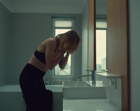 Julia Kijowska nude - Rysa s01e01-08 (2021) TV movie
