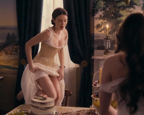 Hailee Steinfeld, Ella Hunlesbian hot episode - Dickinson s02e10 (2021) TV movie