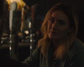 Kate Winslet sex scenet, Cailee Spaeny naked - Mare of Easttown s01e01-02 (2021) TV series