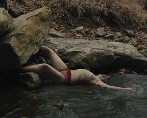 Kate Winslet sex scenet, Cailee Spaeny naked - Mare of Easttown s01e01-02 (2021) TV series