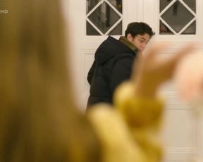 Jana Kolesarova sexy - Poldove a nemluvne s01e13 (2020)