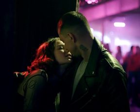 Isabelle Eidlen sexy - Prestuplenie s02e06 (2021) TV movie scene