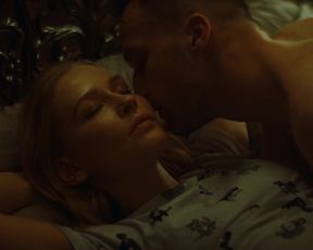 Yuliya Peresild sexy - Mediator s01e09-10 (2021) TV show