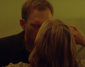 Yuliya Peresild sexy - Mediator s01e09-10 (2021) TV show