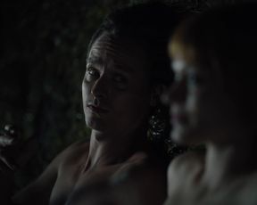 Mavie Horbiger nude - Ich und die Anderen s01e01 (2021) nackte schauspielerin in einer topless sexy szene