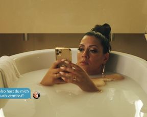 Jasmin Shakeri nude- Deadlines s01e04 (2021) TV 720p