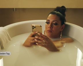 Jasmin Shakeri nude- Deadlines s01e04 (2021) TV 720p