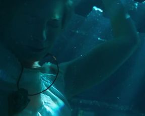 Emily Blunt hot - Jungle Cruise (2021) Underwater scene