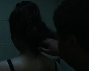 Olivia Scott Welch, Kiana Madeira, Julia Rehwald sexy - Fear Street Part 1 1994 (2021)