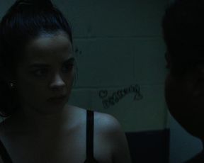 Olivia Scott Welch, Kiana Madeira, Julia Rehwald sexy - Fear Street Part 1 1994 (2021)