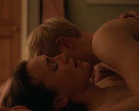 Mae Martin, Charlotte Ritchie hot - Feel Good s02e02-06 (2021) sex scene