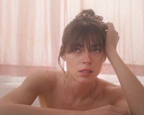 Alexia Cicard sexy - Je suis l'ennui (2021) Hot Bath Scene