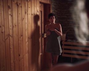 Mathilde Bundschuh naked, Amanda da Gloria nude, Nicole Marischka hot, Barbara Philipp sexy - Hitzig - ein Saunagang (2020) nudity scene in sauna