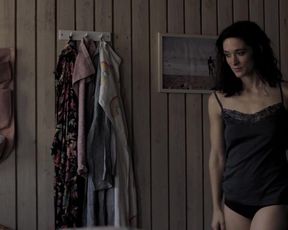 Friederike Becht - Plotzlich so still (2020) topless and lactation scene