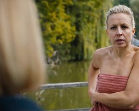 Nina Proll - Vorstadtweiber s01e50 (2020) actress nude scene
