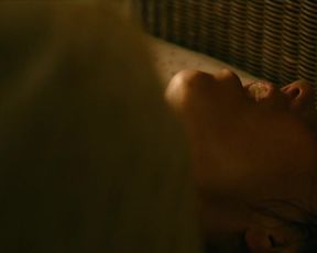 Britta Hammelstein sexy - Heute stirbt hier Kainer (2021) hot sex scene