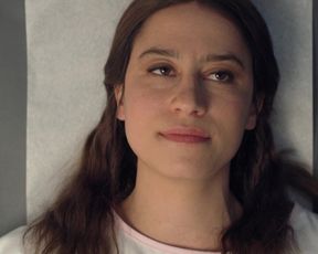 Ilana Glazer hot - False Positive (2021)